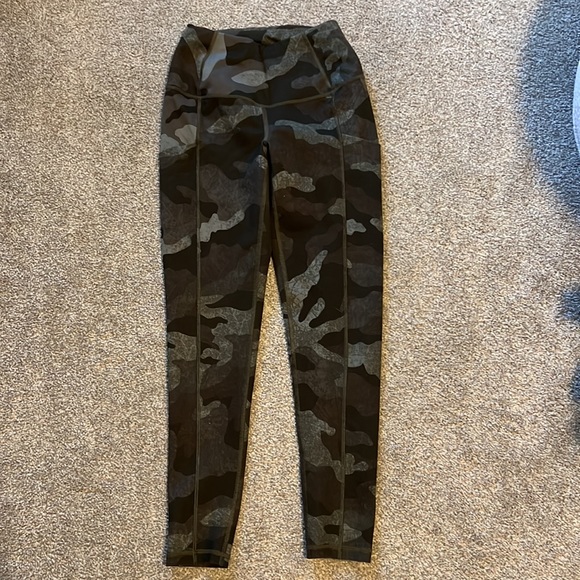The North Face Small Green Camo Leggings with Pockets, Used-Good - Picture 6 of 9